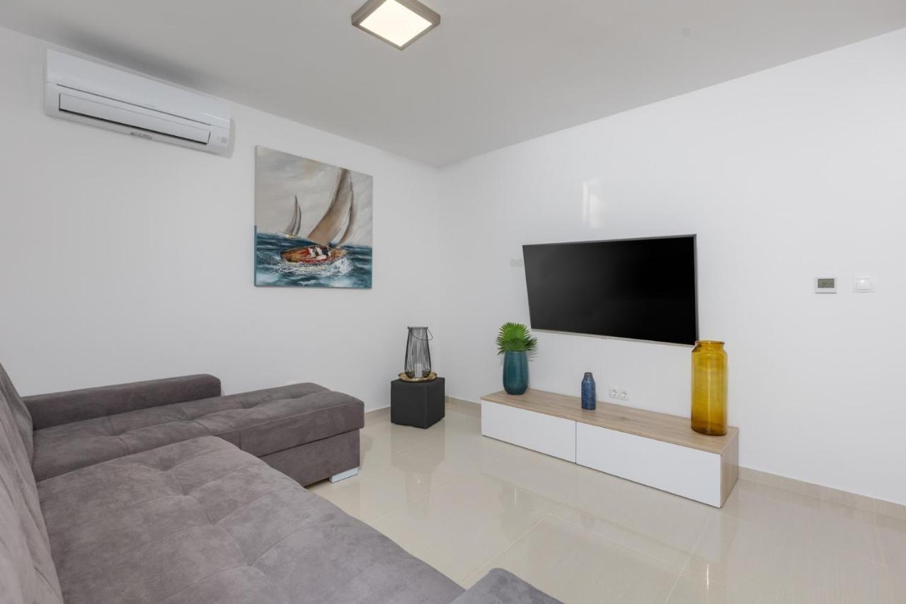 Apartma Skubic Duhljica Vantacici Exterior foto